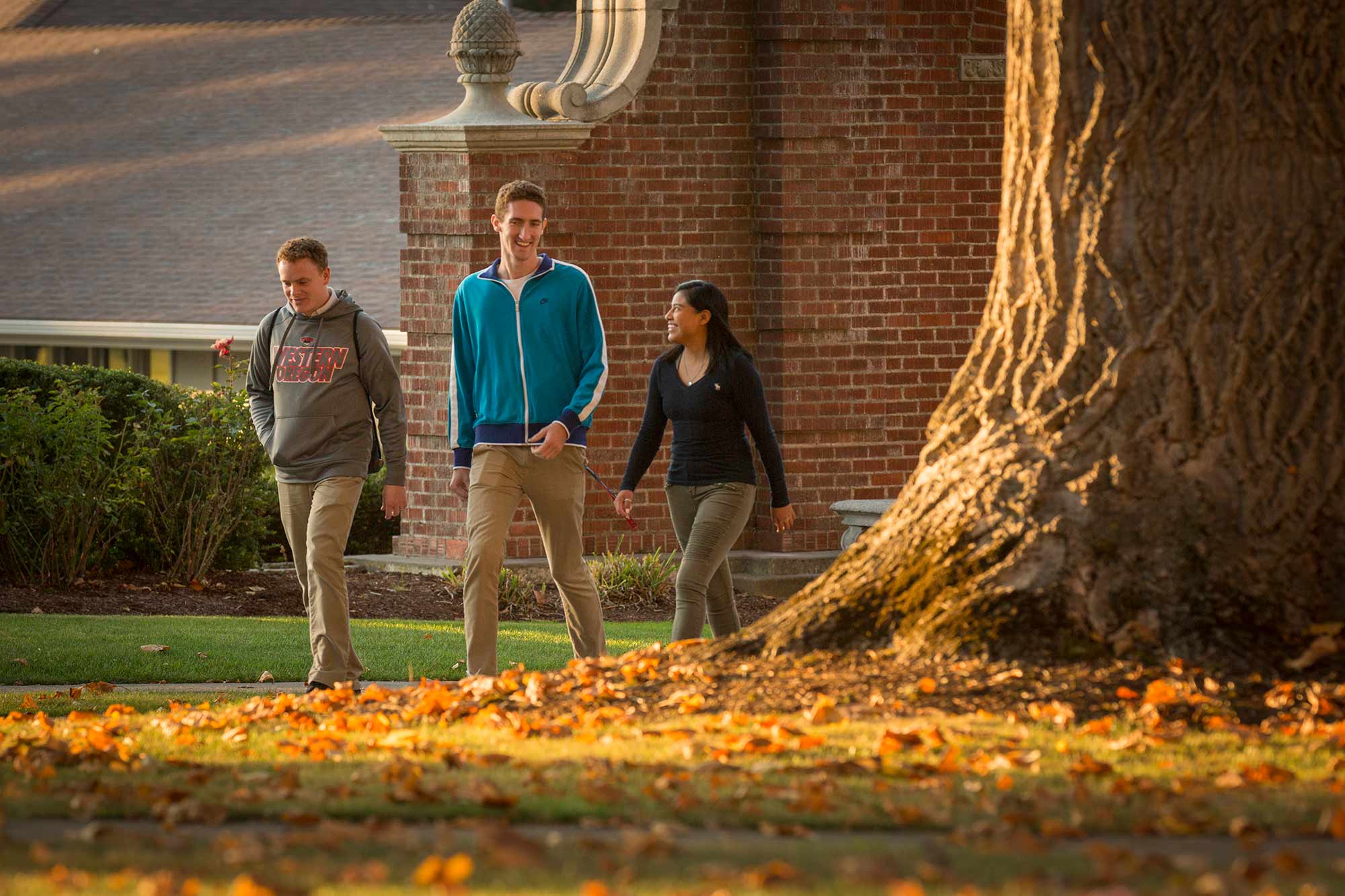 WOU students walking on campus