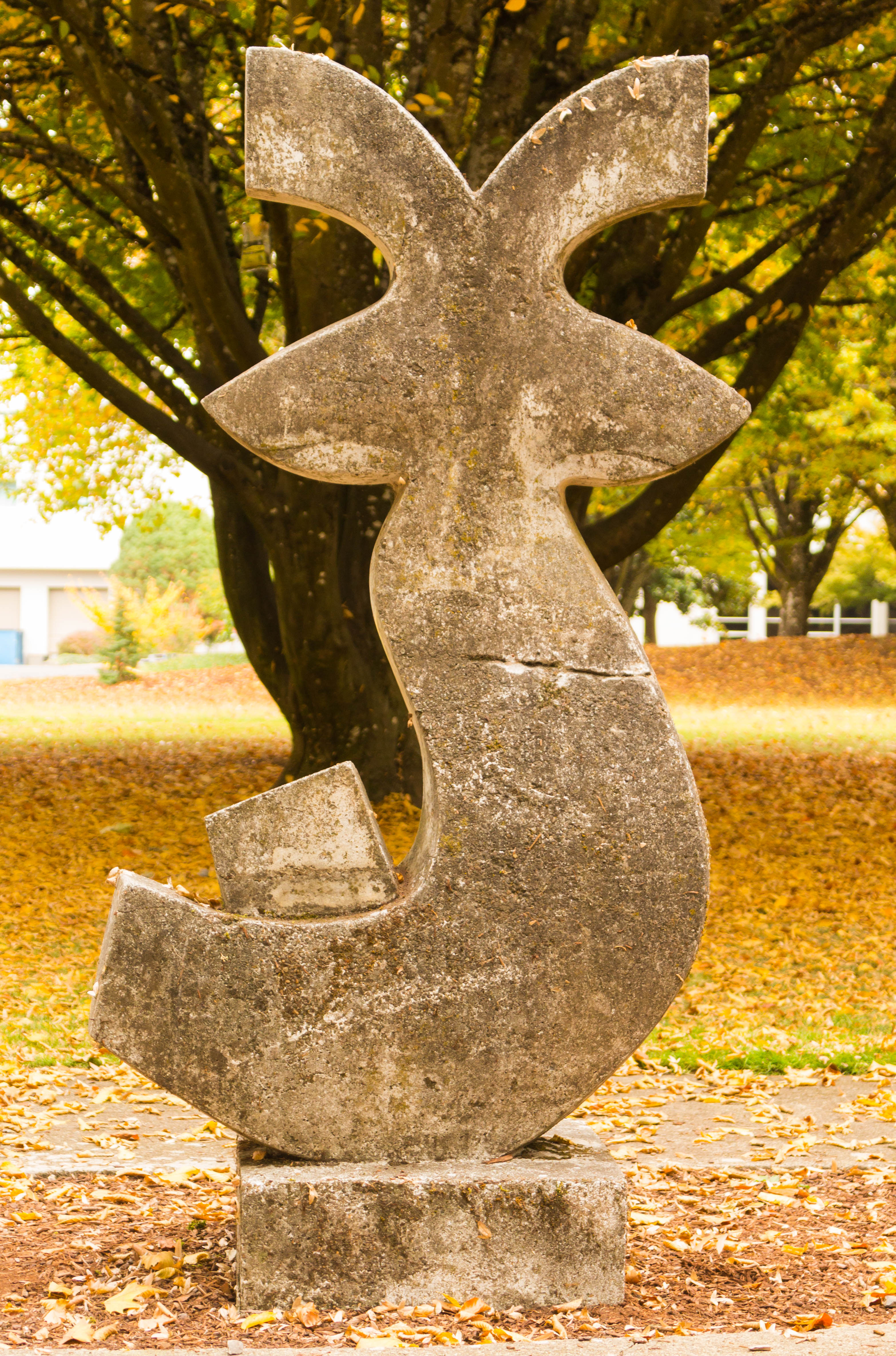Campus art feature: “Iberian Venus” sculpture by Manuel Izquierdo