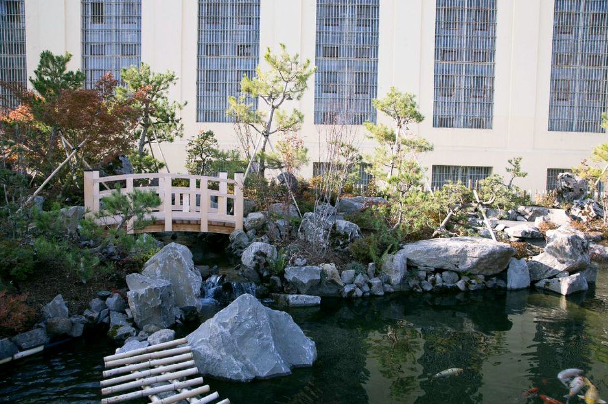 Based on the theory of transformative justice, a Japanese Healing Garden has been established in the Oregon State Penitentiary.