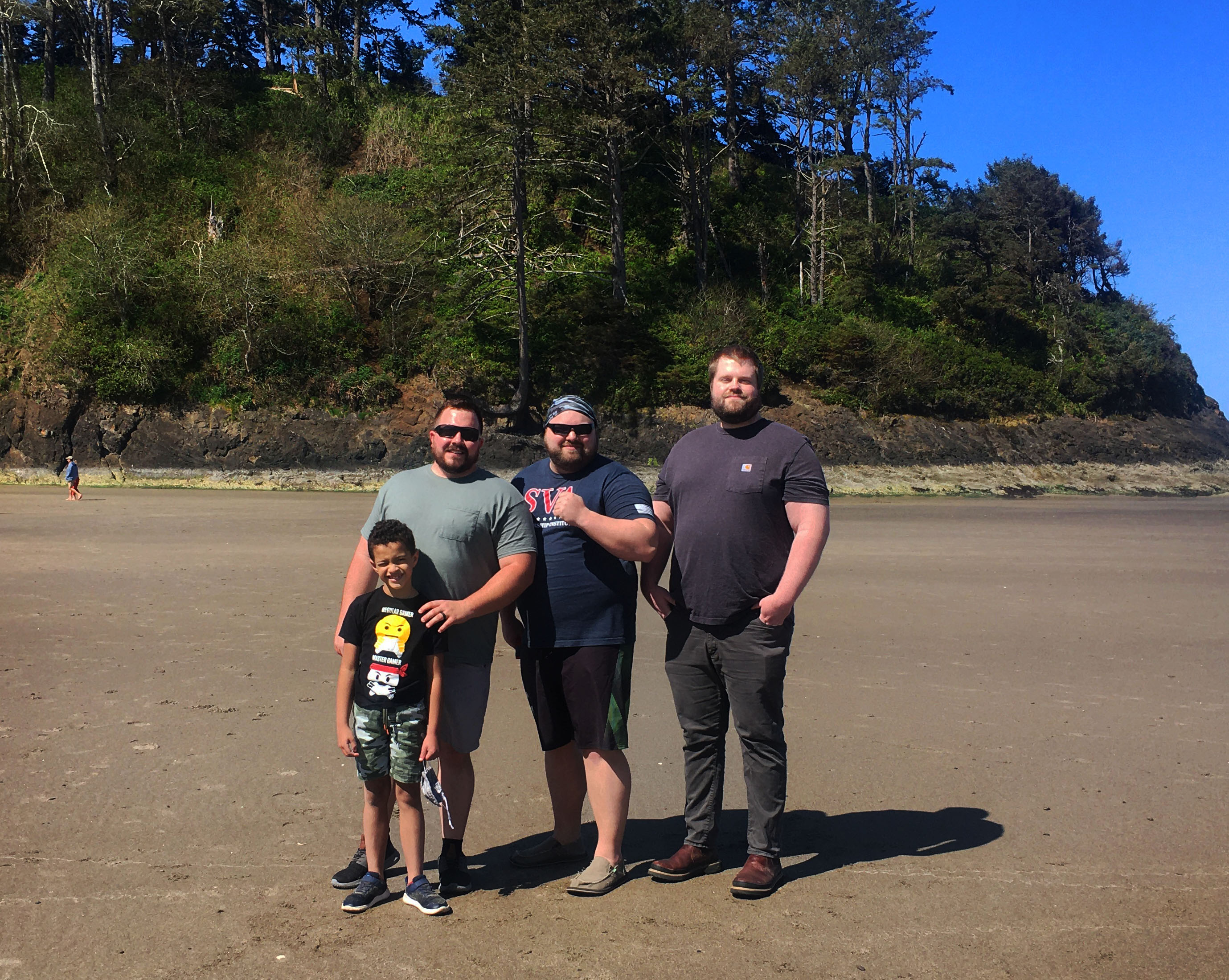 WOU veterans kick off Earth Day weekend on the Oregon coast