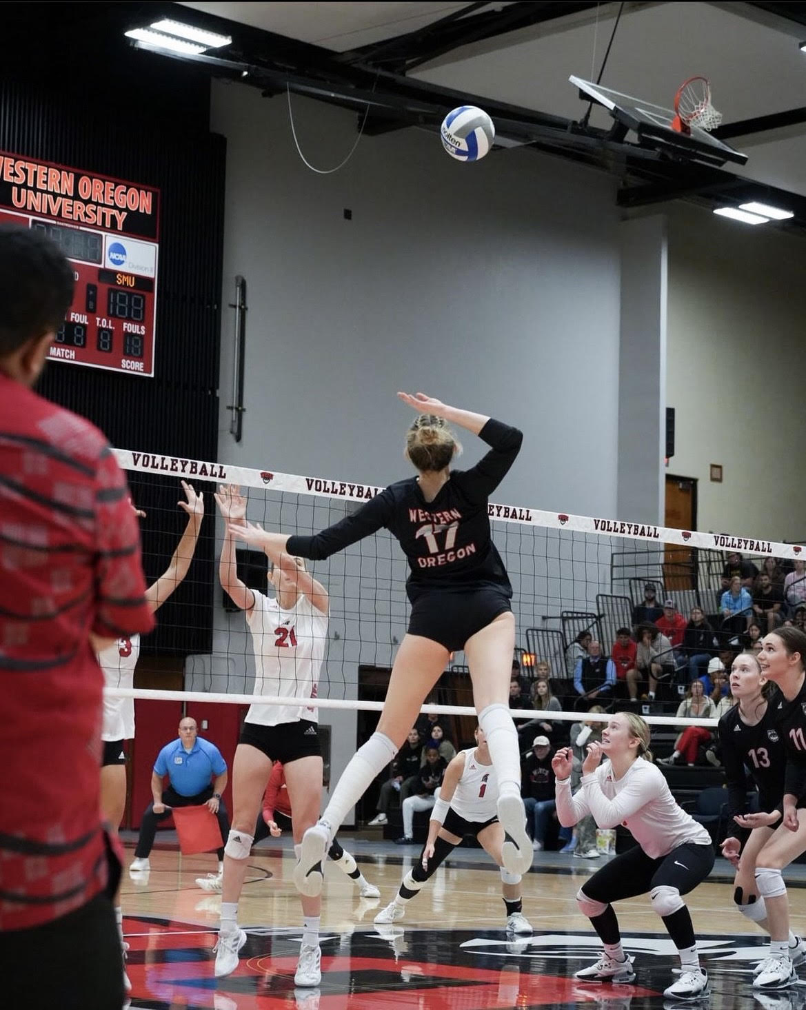 Volleyball team hits early lead with strong preseason