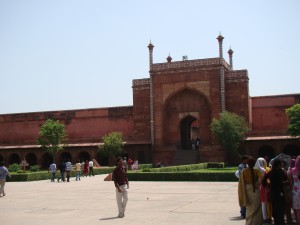The gate in which Shahjahan's dead wife came through when they wanted to bury her body inside the Taj Mahal